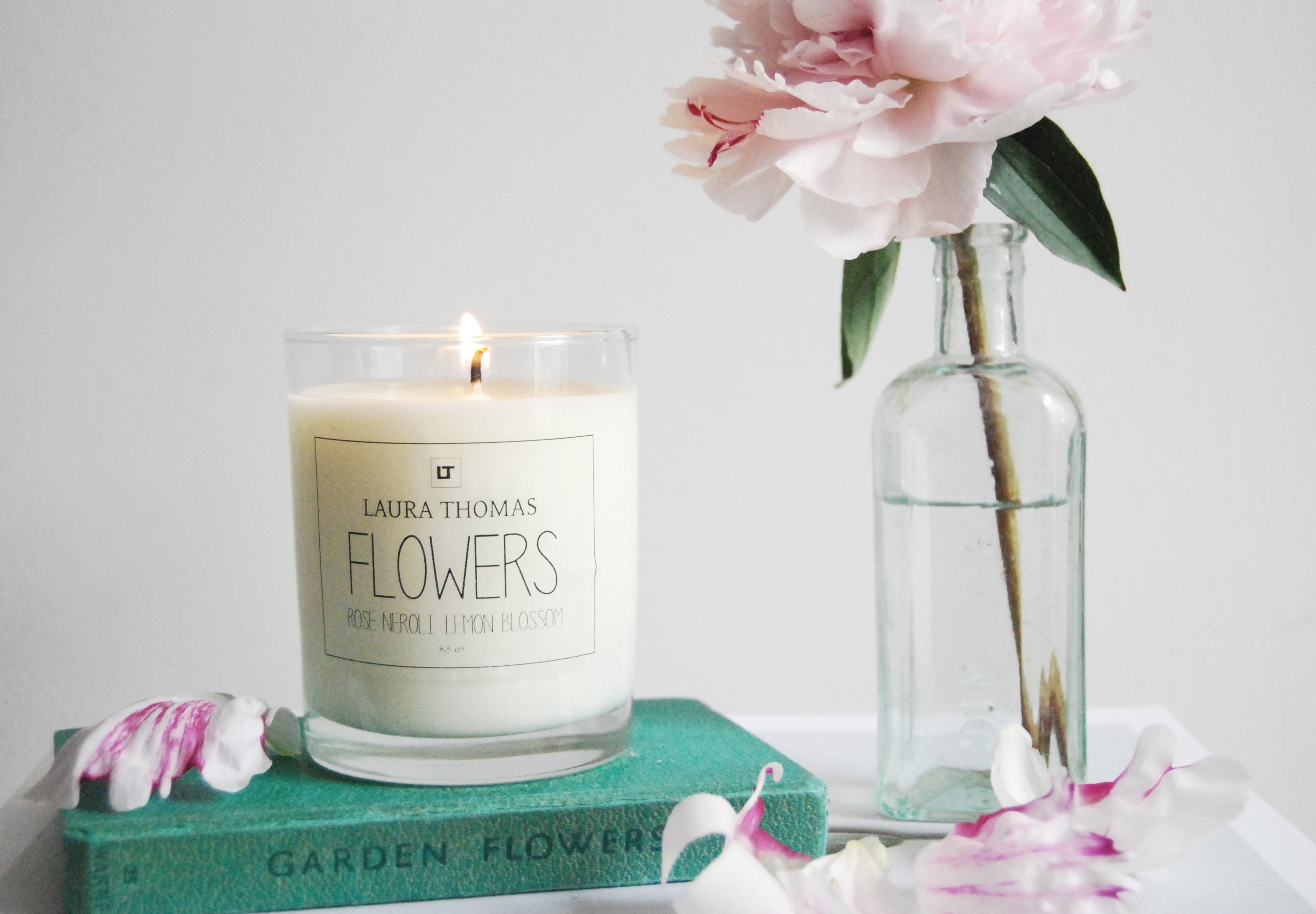 laura-thomas-flowers-candle-5